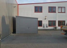 Premium garages 443