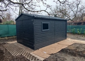 Premium garages 646