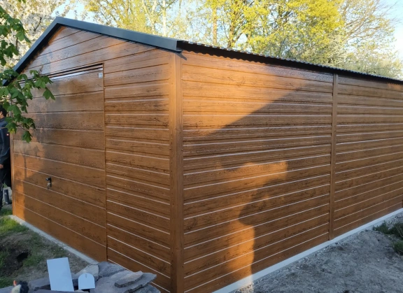Premium garages 326