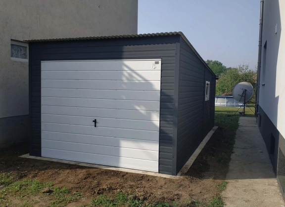 Premium garages 83