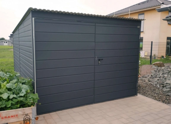 Premium garages 66