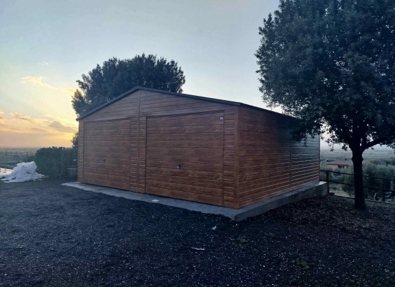 Premium garages 656