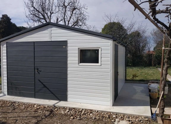 Premium garages 222
